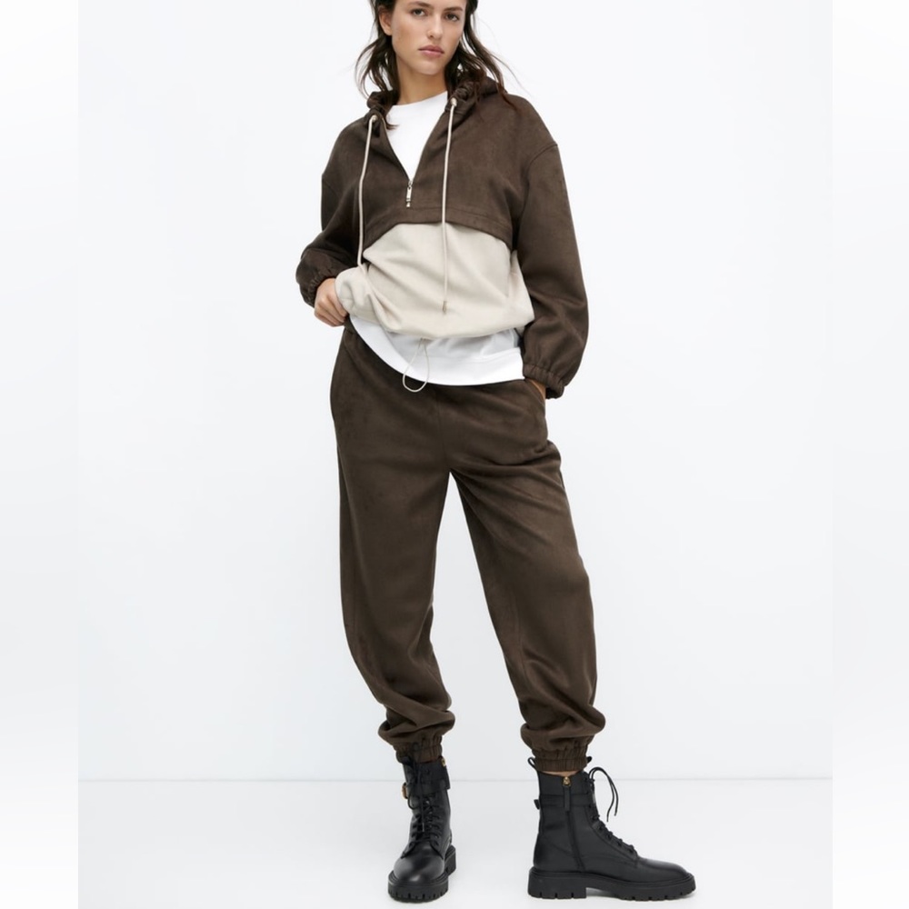FAUX SUEDE JOGGER SET
KHAKI - REF. 3046/058